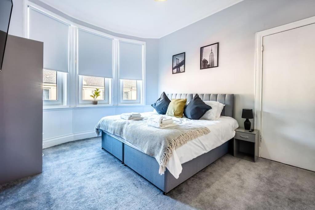 Kali Apartment - Spacious 3 Bed Apartment In Wishaw Wishaw  Esterno foto